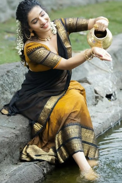 பிக்பாஸ் கெமியா இது? பாவடை தாவணியில் வெளியிட்ட அசத்தல் புகைப்படம் | Bigg Boss 9 Kemi Latest Photos Viral பிக்பாஸ் கெமியா இது? பாவடை தாவணியில் வெளியிட்ட அசத்தல் புகைப்படம் | Bigg Boss 9 Kemi Latest Photos Viral