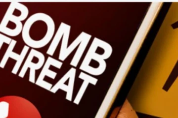 சூப்பர்ஸ்டார் வீட்டுக்கு  வெடிகுண்டு மிரட்டல் விடுத்த இருவர் கைது