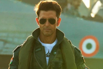 விவாகரத்து ஆன மனைவியுடன் மீண்டும் ஹிருத்திக் ரோஷன், இதற்காக தானா