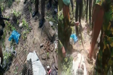 கதிரவெளி கடற்கரையில் கண்டுபிடிக்கப்பட்ட விடுதலைப்புலிகளின் ஒரு தொகை ஆயுதங்கள்! (படங்கள்)