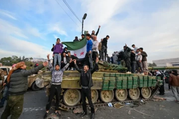 சர்வாதிகார ஆட்சியை முடிவுக்குக் கொண்டு வந்ததாக சிரியா கிளர்ச்சியாளர்கள் அறிவிப்பு