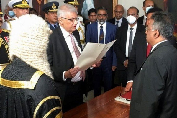 நாளை நாட்டுக்கு  வருவாரா கோட்டாபய! | Gotabaya Will Come To The Country