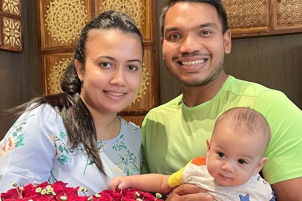 நாமலின் மனைவி நாட்டை விட்டு ஓட்டம்! | Namal S Wife Fled The Country