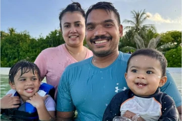 நாட்டை விட்டு வெளிநாடு பறந்த நாமலின் மனைவி