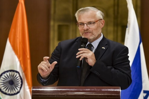 அருவருக்கத்தக்க படம் தி காஷ்மீர் ஃபைல்ஸ் - வெடித்த சர்ச்சை - பகிரங்க மன்னிப்பு! | Apologise To Israel Envoy As The Kashmir Files Row