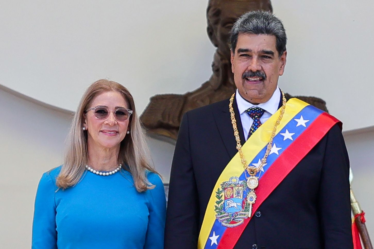 அமெரிக்கா நீதிமன்றில் ஆஜராகும் நிக்கோலஸ் மதுரோ ! | Nicolas Maduro To Appear In U S Court