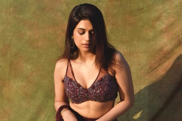 நடிகை ஷ்ரத்தா தாஸ் கிளாமர் புகைப்படங்கள்