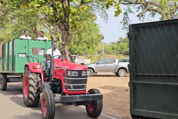 சொகுசு வாகனத்திற்காக மக்களின் சேவையை தடுத்த தமிழரசு கட்சி தவிசாளர்கள்! | Poor Blocked People S Services Sake Luxury Vehicle