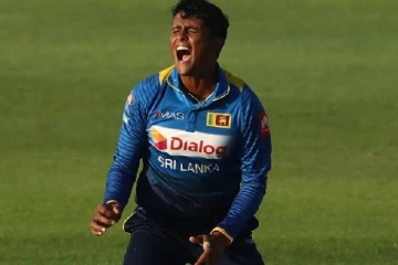 அந்தரத்தில் பறந்து ஒற்றை கையால் மிரட்டல் கேட்ச்! இலங்கை வீரரின் வீடியோ