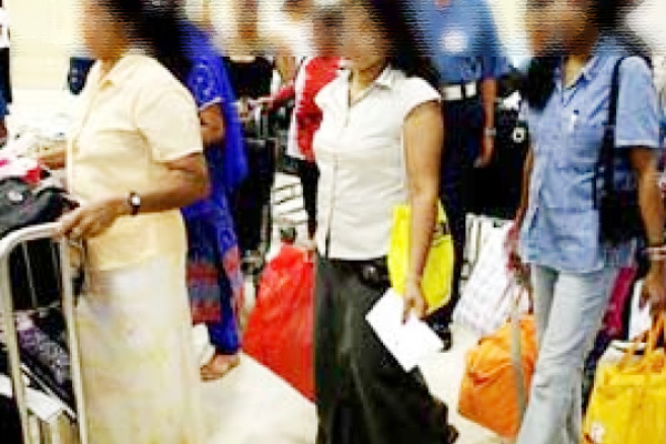 சொந்த வீடுகளை விட்டு தலைமறைவாகியுள்ள அமைச்சர்கள்- குடும்பங்களுடன் தப்பியோடத் தயார்! - ஐபிசி தமிழ்