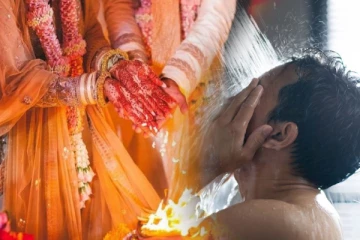 குளிக்கமாட்டார் ; திருமணமான 40 நாட்களில் விவாகரத்து கோரிய மணமகள்; அதிர்ச்சியில் உறவினர்கள்!