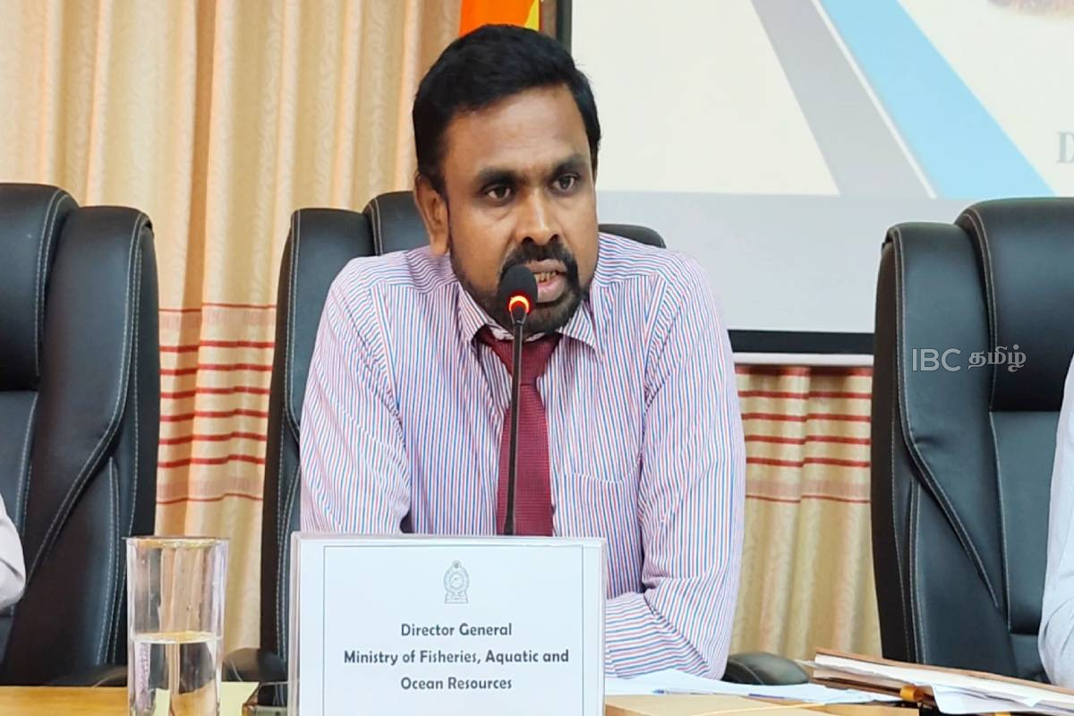 வெளிமாவட்ட கடற்றொழிலாளர்களால் முல்லைத்தீவு கடலில் சட்டவிரோத செயற்பாடுகள் : அம்பலப்படுத்திய ரவிகரன் எம்.பி | Illegal Activities Fishermen Outside Mullai Seas வெளிமாவட்ட கடற்றொழிலாளர்களால் முல்லைத்தீவு கடலில் சட்டவிரோத செயற்பாடுகள் : அம்பலப்படுத்திய ரவிகரன் எம்.பி | Illegal Activities Fishermen Outside Mullai Seas
