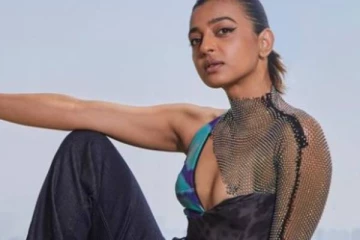 வெறும் அந்த ஆடையுடன் முகம் சுளிக்கவைக்கும் போஸ்.. ரஜினிகாந்த் பட நடிகை போட்ட பதிவு