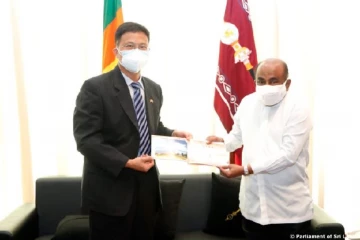 சபாநாயகருக்கு சீனாவிலிருந்து வந்த செய்தி (படம்)