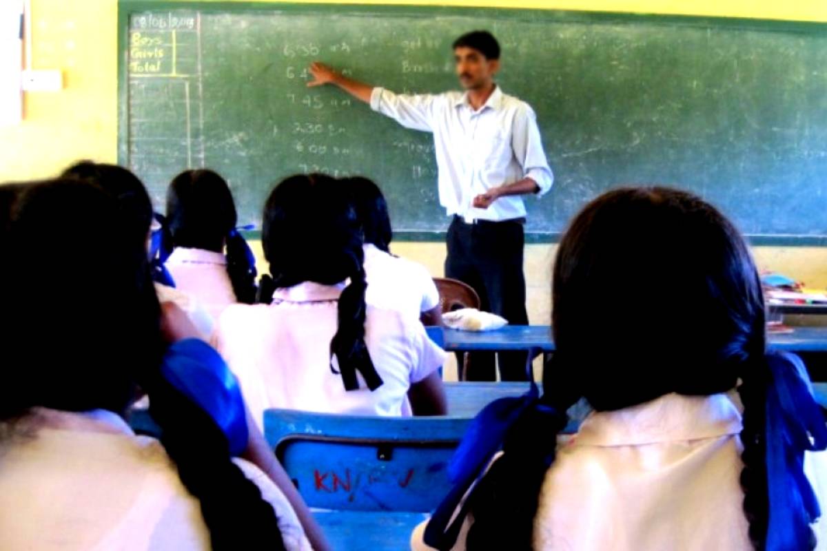 நெடுந்தீவில் வெடிக்கவுள்ள மக்கள் போராட்டம் : விடுக்கப்பட்டுள்ள அழைப்பு | Big People S Protest To Be Held In Delft Next Week