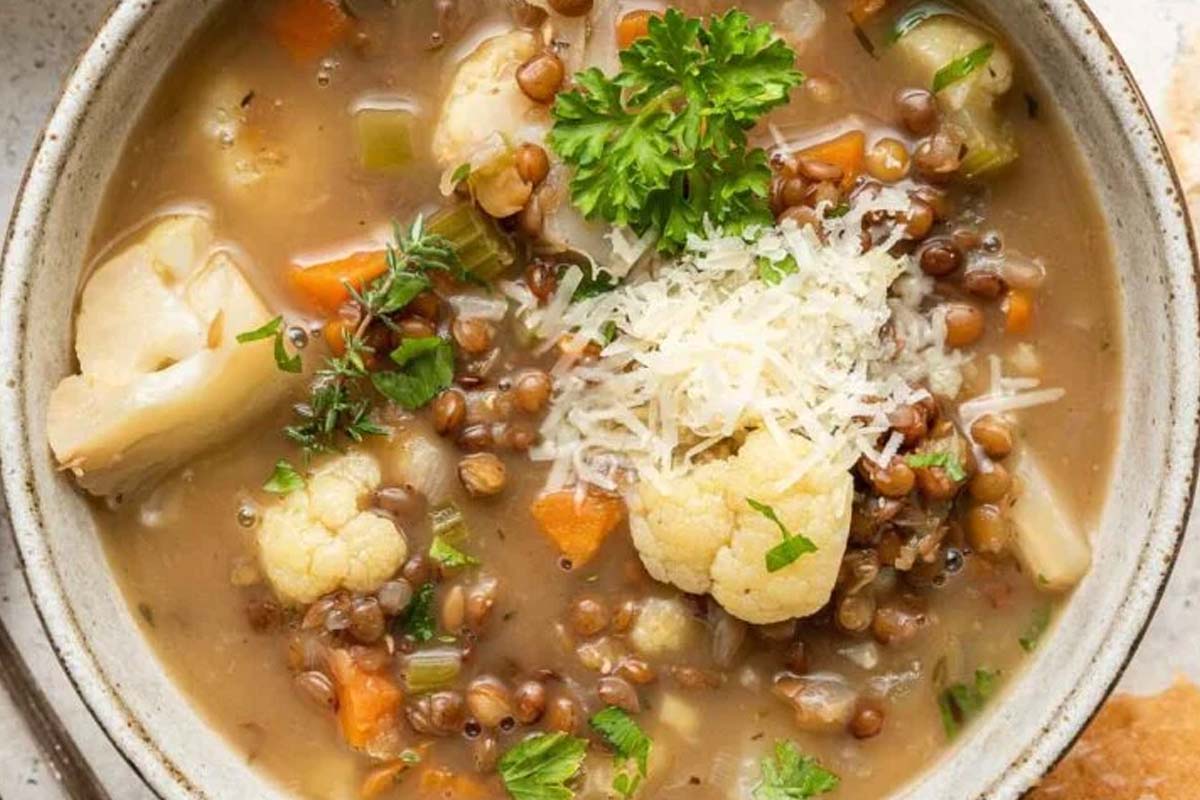 ஒருமுறை காலிஃப்ளவரை இப்படி சூப் செய்து பாருங்க... ஹோட்டல் சுவையையே மிஞ்சிடும் | How To Make Restaurant Style Cauliflower Corn Soup