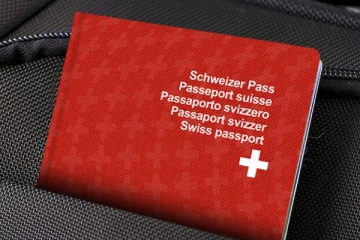 குடியுரிமை பெறுவதை மேலும் கடினமாக்க விரும்பும் சுவிஸ் மாகாணம்