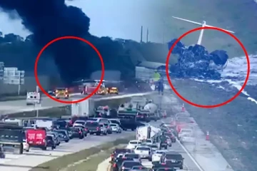 அமெரிக்காவில் நெடுஞ்சாலையில் மோதி பற்றி எரிந்த விமானம்