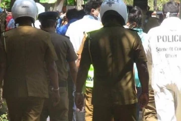 இளைஞர் ஒருவரை வானில் கடத்தி சித்திரவதை செய்த பொலிஸார் இடமாற்றம்!