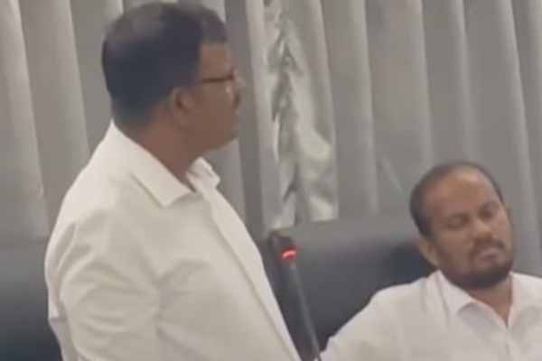 நல்லூர் மாநகரசபை உங்கள் சொத்து அல்ல! மதிவதனியை வார்த்தைகளால் விளாசிய உறுப்பினர் | Confusion Due To Nallur Outer Road Blockade
