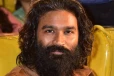பார்க்க அப்படியே பிச்சைக்காரன் தான்!! நடுரோட்டில் நின்ற நடிகர் தனுஷின் புகைப்படம்..