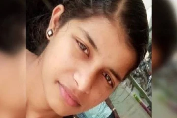 பள்ளியில் முதலிடம் பெற்ற அரியலூர் மாணவி... நீட் தேர்வு அச்சத்தில் தற்கொலை