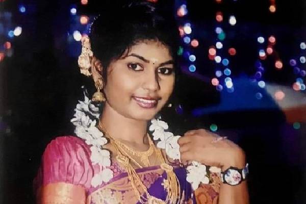 யாழில் பெரும் சோகத்தை ஏற்படுத்திய இளம் தாயின் மரணம்! | Young Mother Caused Great Sadness Canada