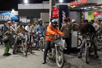 තෙල් මිල උඩට - පාසල් වැසේ, රාජකාරි සීමා වෙයි