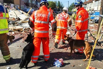 லண்டனில் வெடித்து சிதறிய வீடு - நான்கு வயது சிறுமி பலி