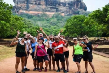 இடைநடுவில் திரும்பிச் செல்லும் வெளிநாட்டு சுற்றுலாப் பயணிகள்