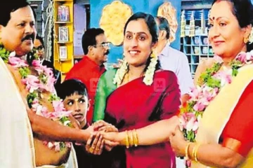 தாயின் தனிமையை போக்க விரும்பிய மகள்! மாப்பிள்ளை பார்த்து 2-வது திருமணம் நடத்தி வைத்த நெகிழ்ச்சி சம்பவம்