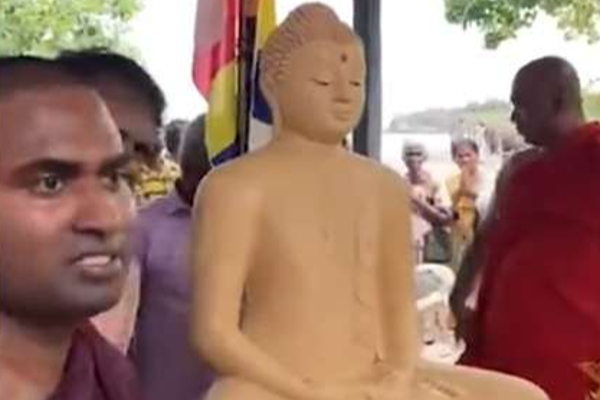 திருகோணமலை சிலை அகற்றப்பட்ட சம்பவம் : புலம்பெயர் சமூகம் மீது பழிபோடும் தேரர்! | Trincomalee Incident Is Request From Diaspora திருகோணமலை சிலை அகற்றப்பட்ட சம்பவம் : புலம்பெயர் சமூகம் மீது பழிபோடும் தேரர்! | Trincomalee Incident Is Request From Diaspora