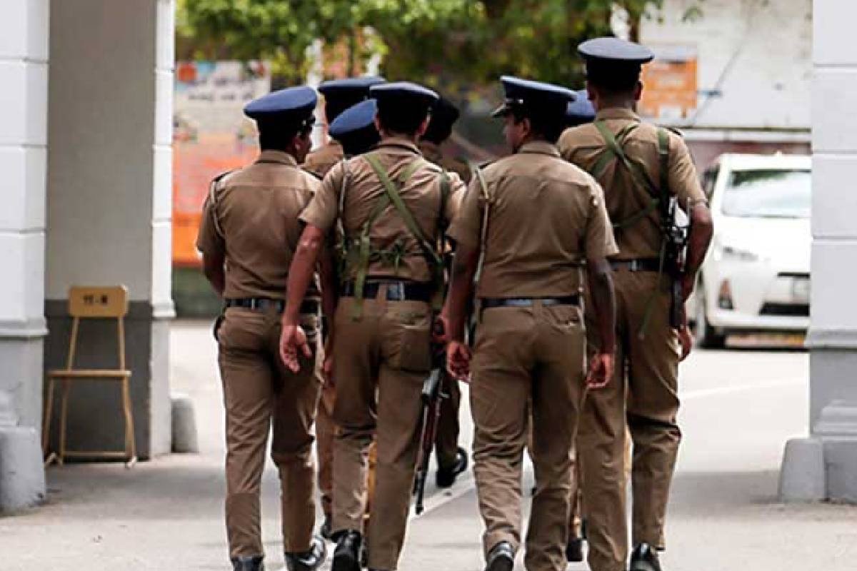 பயங்கரவாதத் தடைச் சட்டத் திருத்தத்தின் மூலம் இராணுவத்துக்குப் பொலிஸாரின் அதிகாரங்கள்! மொட்டு தரப்பு கடும் கண்டனம் | Police Powers Granted To The Military பயங்கரவாதத் தடைச் சட்டத் திருத்தத்தின் மூலம் இராணுவத்துக்குப் பொலிஸாரின் அதிகாரங்கள்! மொட்டு தரப்பு கடும் கண்டனம் | Police Powers Granted To The Military