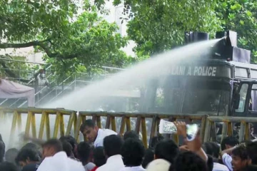 பல்கலைக்கழக மாணவர்கள் 12 பேர் கொழும்பில் கைது!