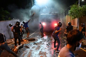 கடும் அச்சத்தில் தென்னிலங்கை அமைச்சர்கள் - தம்மை காப்பாற்றுமாறு ஜனாதிபதியிடம் கோரிக்கை