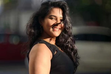 கருப்புநிற ஆடையில் ஹாயாக போஸ்!! நடிகை திவ்யா துரைசாமியின் புகைப்படங்கள்..