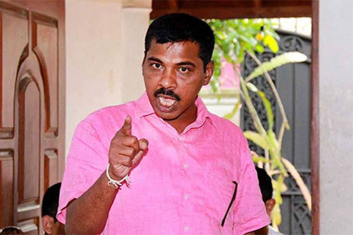 சிறையிலிருந்து நாமல் வழங்கும் கட்டளை : சிரமேற்கொண்டு செயற்படும் மொட்டு தரப்பினர் | Mottu Faction Acts Orders By Namal From Prison சிறையிலிருந்து நாமல் வழங்கும் கட்டளை : சிரமேற்கொண்டு செயற்படும் மொட்டு தரப்பினர் | Mottu Faction Acts Orders By Namal From Prison