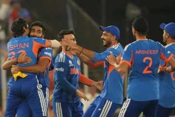 அபாரமான ஆட்டத்துடன் உலகக்கிண்ணத்தை வென்றது இந்திய அணி
