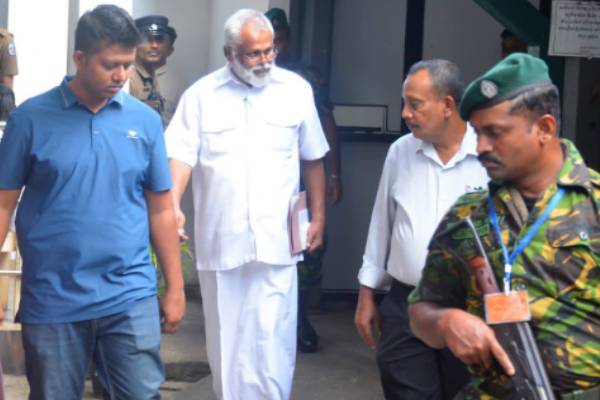 டக்ளஸின் பாதுகாப்பு தொடர்பில் எழுந்துள்ள சந்தேகம்! நீதி அமைச்சர் விளக்கம் | Justice Minister Responds Regarding Douglas