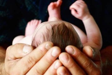 மூன்று பேரின் மரபணுவில் பிறந்த குழந்தை!