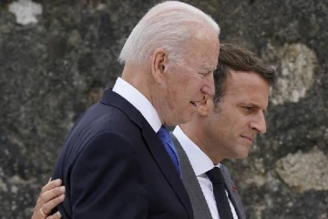அமெரிக்க ஜனாதிபதி பைடன் விடுத்த கோரிக்கை: தூதர் தொடர்பில் பிரான்ஸ் முக்கிய முடிவு