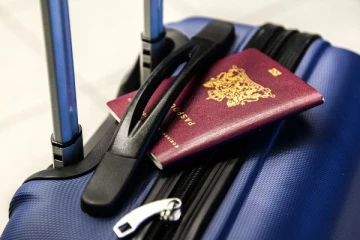 சுவிட்சர்லாந்தில் ஒன்றுக்கு மேற்பட்ட பாஸ்போர்ட்கள் வைத்துக்கொள்ள அனுமதி உண்டா?