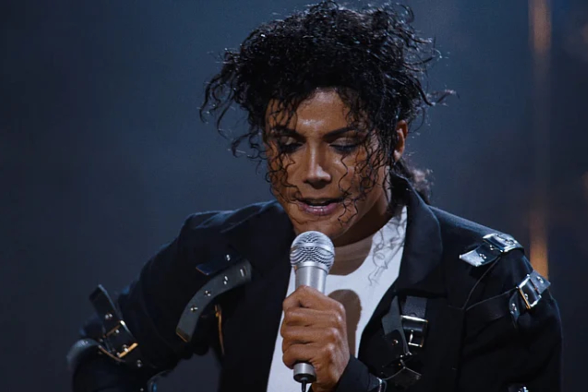 மைக்கேல் திரைப்படம் இந்தியாவில் மட்டும் இத்தனை கோடி வசூல் செய்துள்ளதா!! அடேங்கப்பா | Michael Movie India Box Office Collection