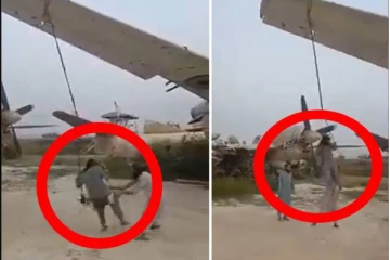 விமானத்தின் இறக்கையில் துளையிட்டு கயிறு கட்டி ஊஞ்சலாடிய தலிபான்கள்! வெளியான வேடிக்கையான வீடியோ