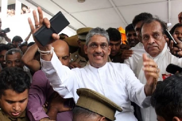பொன்சேகாவின் பீல்ட் மார்ஷல் பதவி தொடர்பில் முடிவு எடுங்கள்: ரணிலிடம் கோரிக்கை