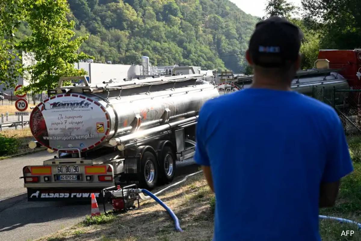 பிரான்சில் டேங்கர் லொறிகள் மூலம் குடிநீர் விநியோகம் | France Supply Drinking Water In Tankers