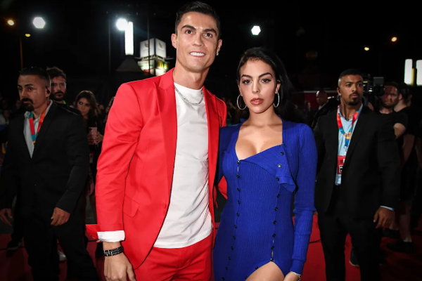 5 குழந்தைகள்; நீண்ட நாள் காதலியை கரம்பிடிக்கும் ரொனால்டோ | Ronaldo Holds Hands With Longtime Girlfriend