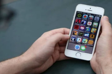 ஐபோனில் எளிமையாக ஆப்ஸ்களை மறைத்து வைப்பது எப்படி? சூப்பரான டிப்ஸ்