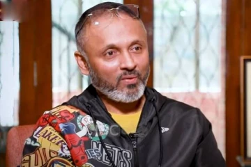 பாடகர் ஜேசுதாசை ஐயப்பனிடம் அழைத்து சென்ற நம்பியார் - Dipak Nambiar