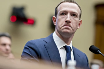 பெரும் சரிவை சந்தித்த பேஸ்புக் நிறுவனத்தின் தலைவர்!